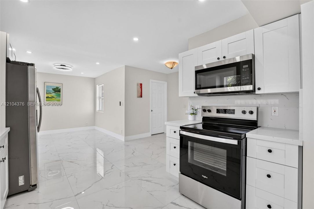 En Venta: $549,999 (3 camas, 2 baños, 1258 Pies cuadrados)