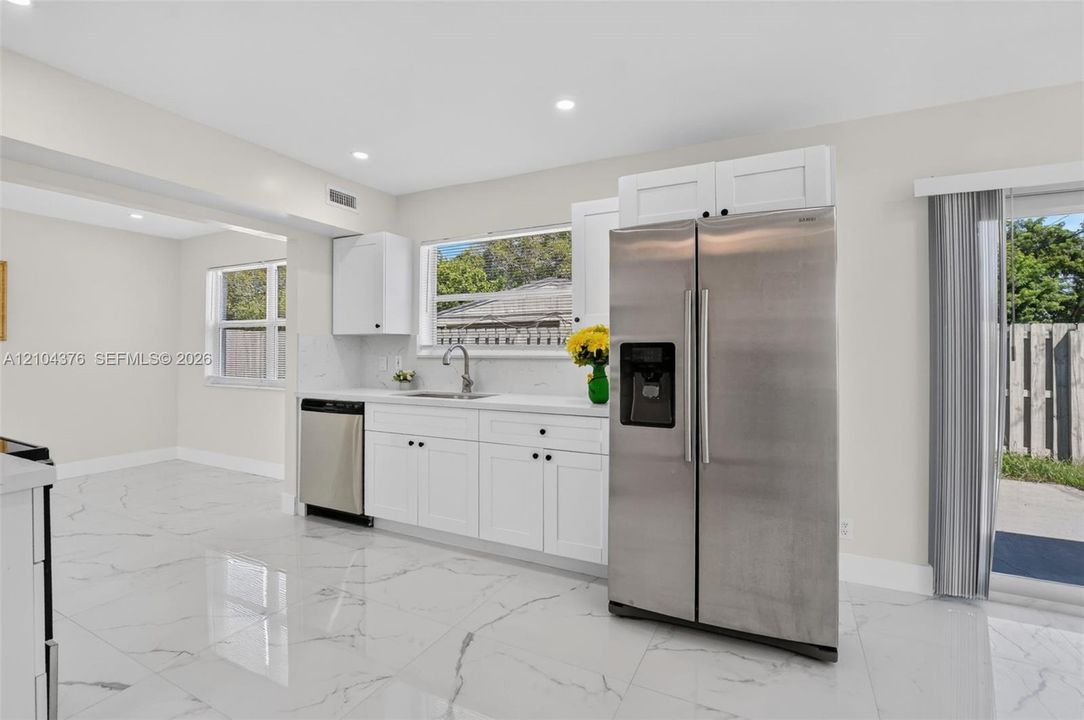 En Venta: $549,999 (3 camas, 2 baños, 1258 Pies cuadrados)