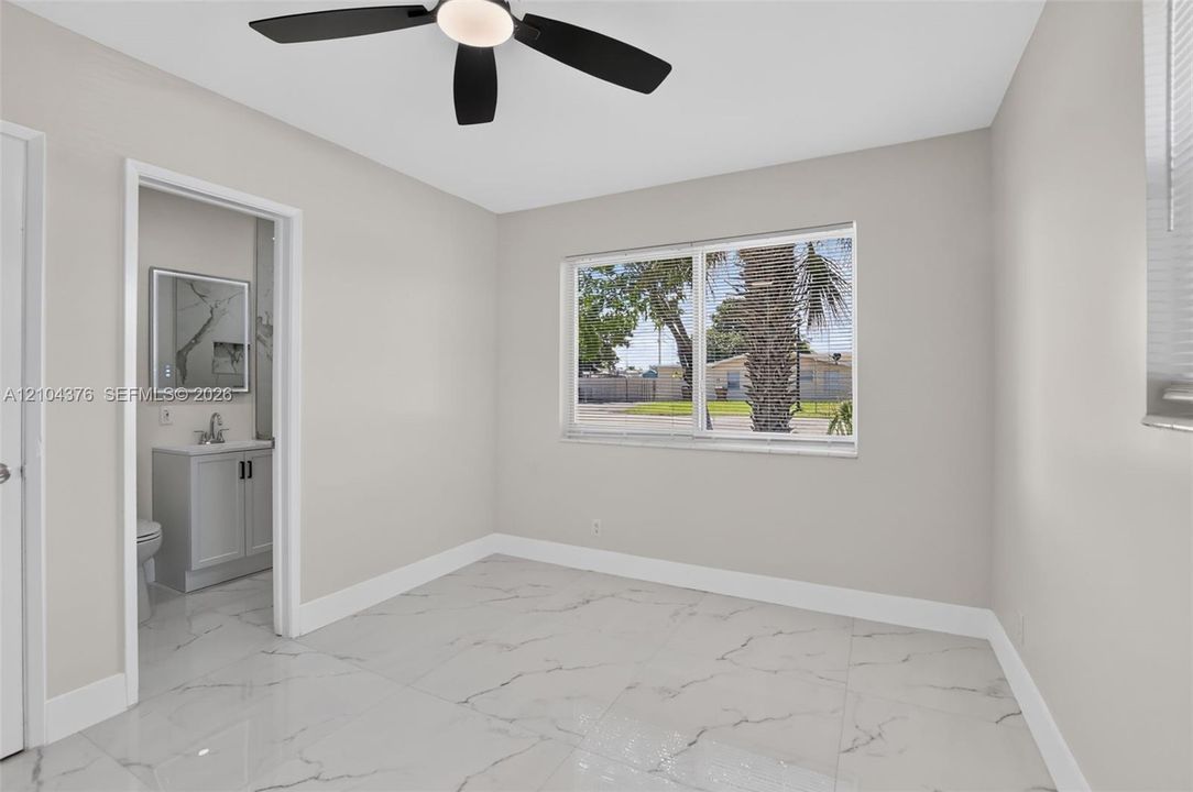 En Venta: $549,999 (3 camas, 2 baños, 1258 Pies cuadrados)