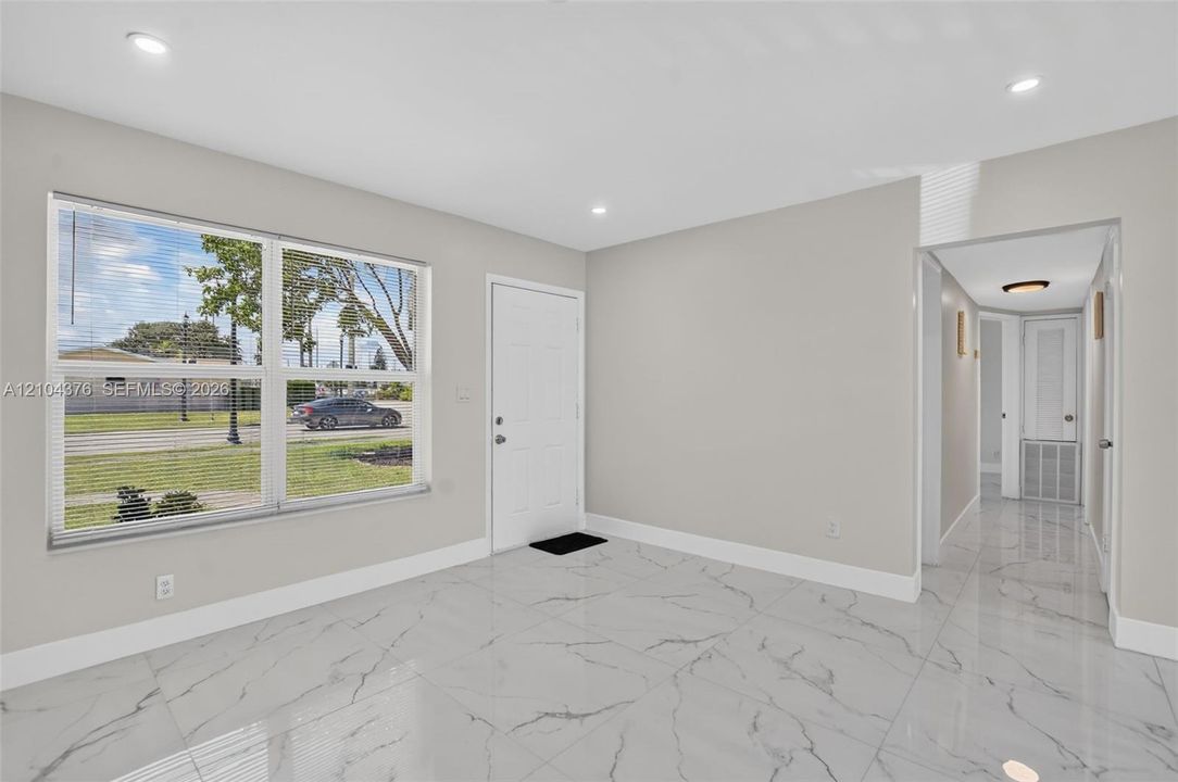 En Venta: $549,999 (3 camas, 2 baños, 1258 Pies cuadrados)