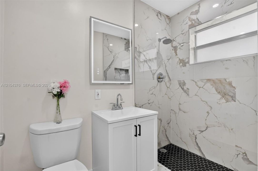 En Venta: $549,999 (3 camas, 2 baños, 1258 Pies cuadrados)