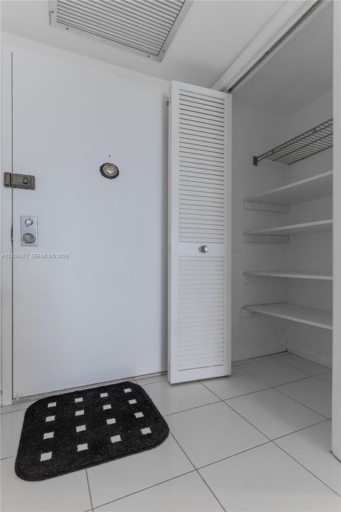 For Rent: $2,600 (2 beds, 2 baths, 1400 Square Feet)