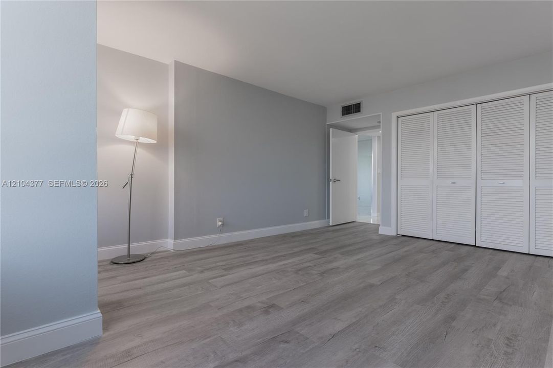 For Rent: $2,600 (2 beds, 2 baths, 1400 Square Feet)