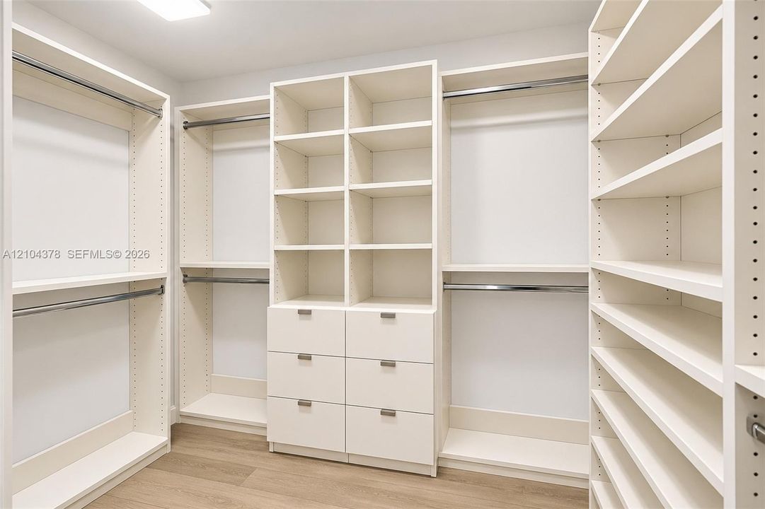 For Sale: $895,000 (2 beds, 2 baths, 1700 Square Feet)