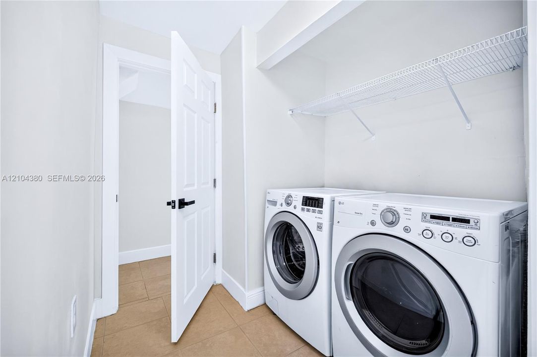 В аренду: $2,700 (4 спален, 2 ванн, 1014 Квадратных фут)
