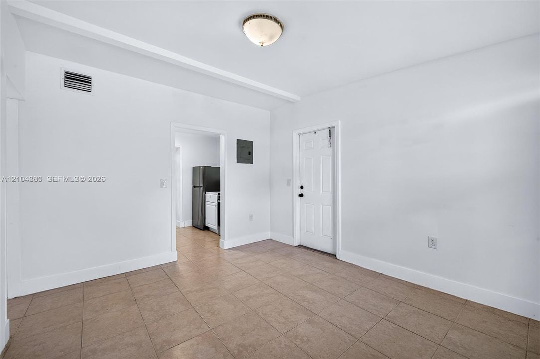 В аренду: $2,700 (4 спален, 2 ванн, 1014 Квадратных фут)