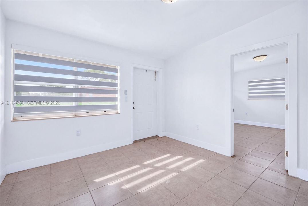 В аренду: $2,700 (4 спален, 2 ванн, 1014 Квадратных фут)