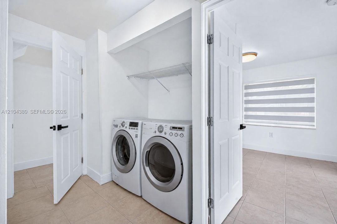 В аренду: $2,700 (4 спален, 2 ванн, 1014 Квадратных фут)