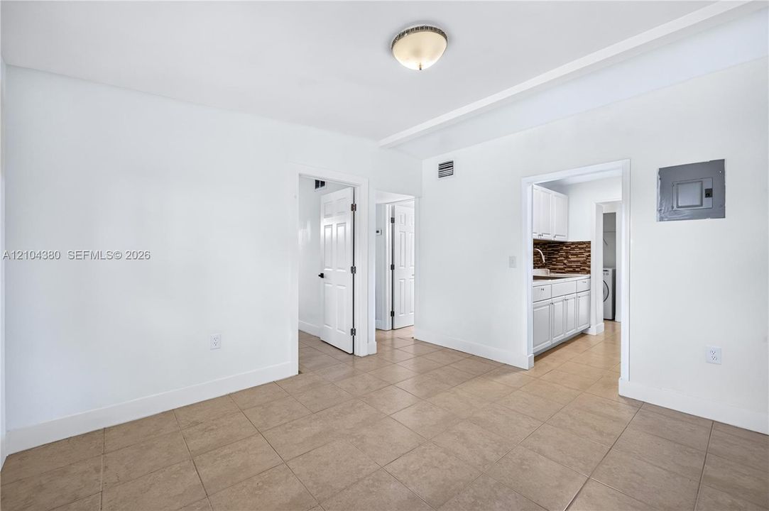 В аренду: $2,700 (4 спален, 2 ванн, 1014 Квадратных фут)