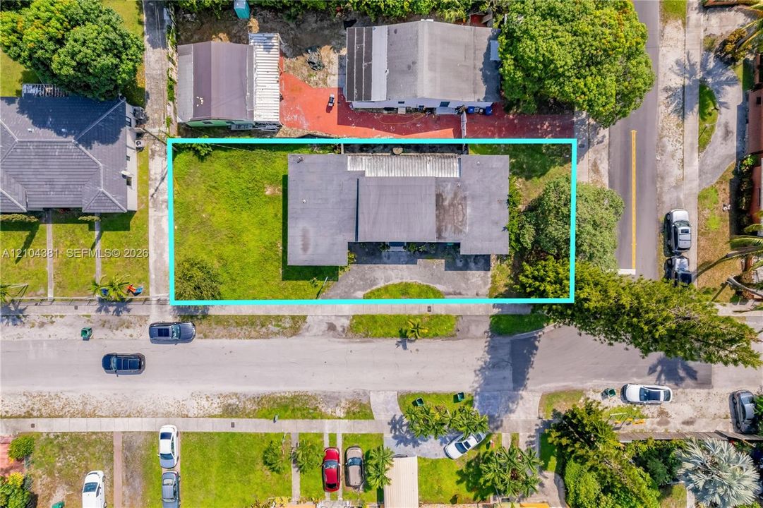 Под контрактом: $599,990 (2 спален, 1 ванн, 0 Квадратных фут)