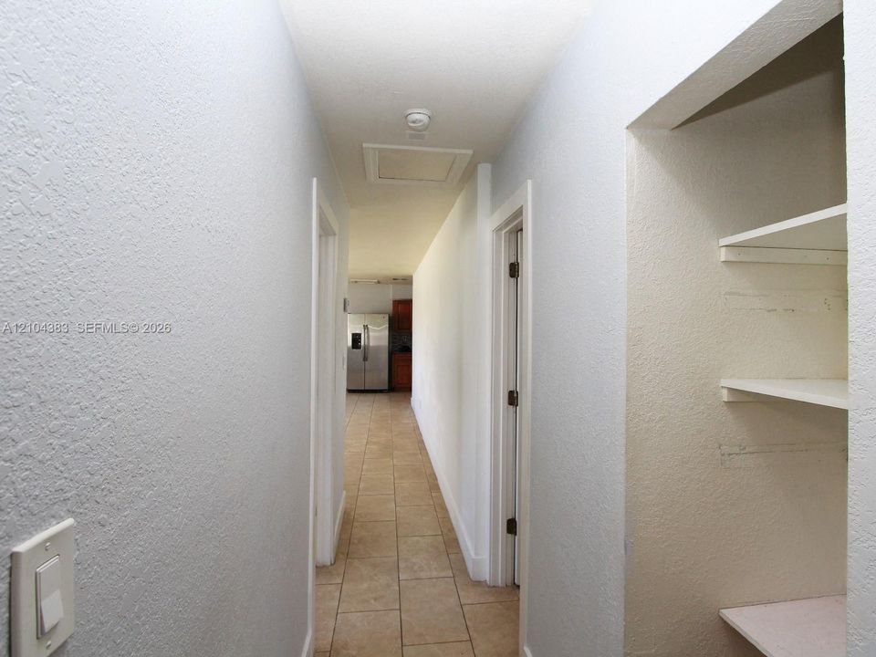 En Venta: $649,500 (5 camas, 3 baños, 2120 Pies cuadrados)