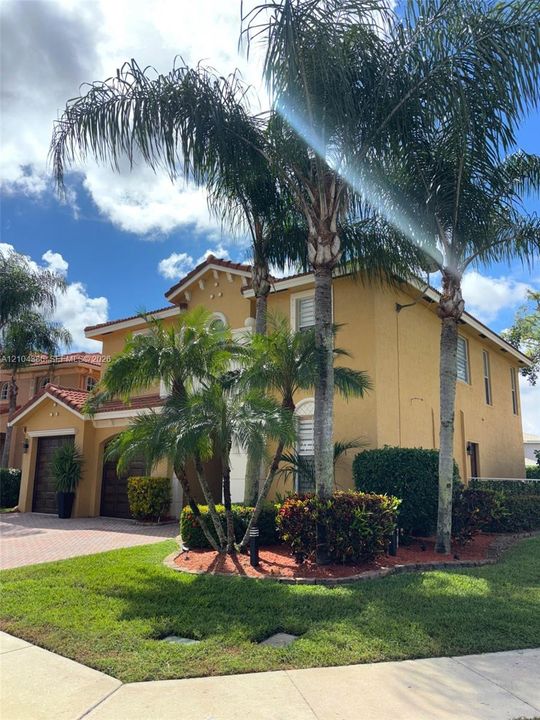 En Venta: $759,000 (5 camas, 4 baños, 3482 Pies cuadrados)