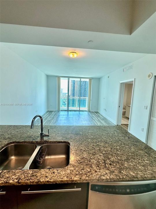 В аренду: $3,200 (1 спален, 1 ванн, 702 Квадратных фут)