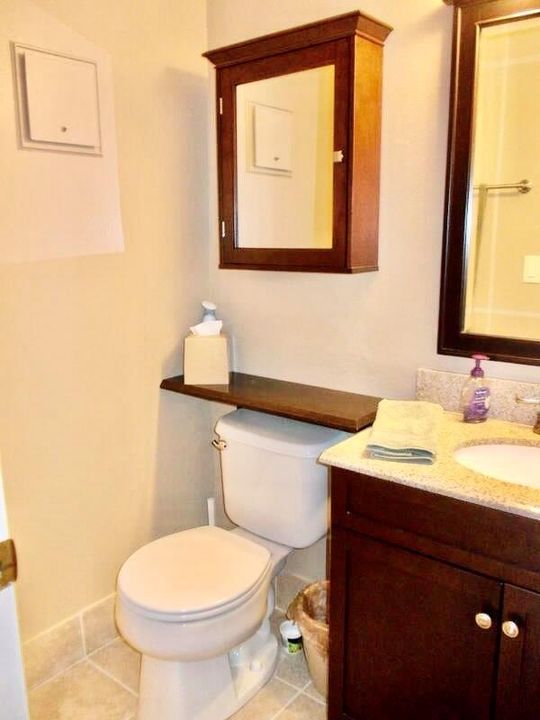 1/2 Bathroom