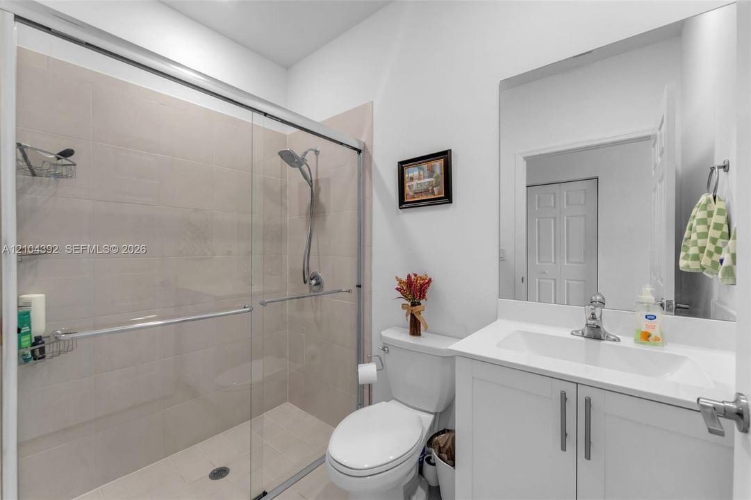 En Venta: $799,000 (5 camas, 3 baños, 3159 Pies cuadrados)