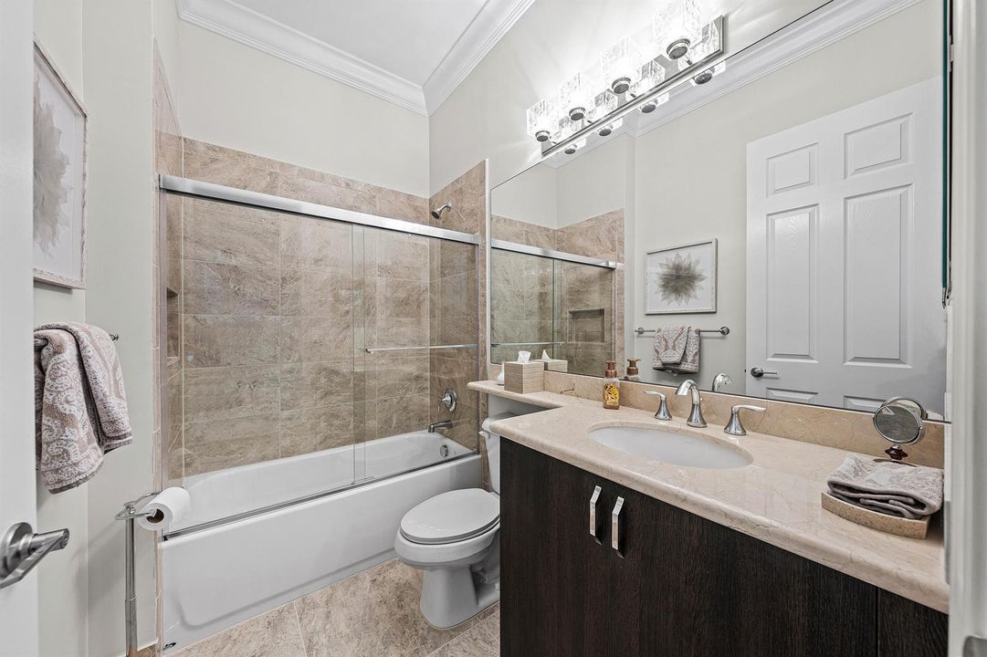 Ensuite Guest Bath