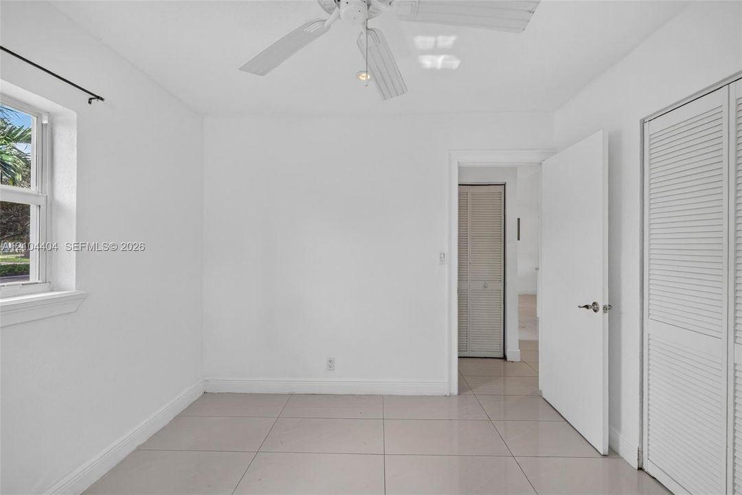 В аренду: $3,300 (3 спален, 2 ванн, 964 Квадратных фут)