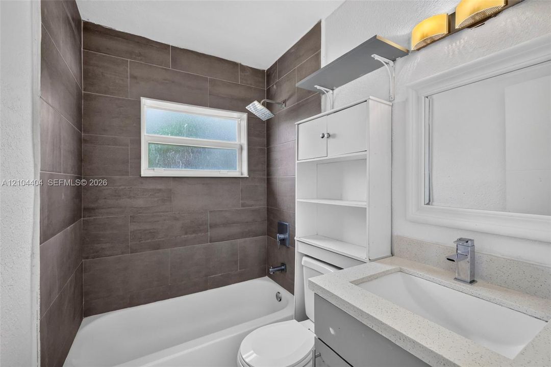 В аренду: $3,300 (3 спален, 2 ванн, 964 Квадратных фут)