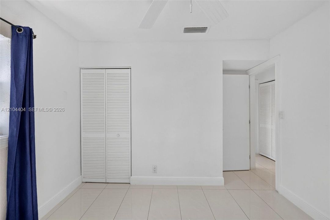 В аренду: $3,300 (3 спален, 2 ванн, 964 Квадратных фут)