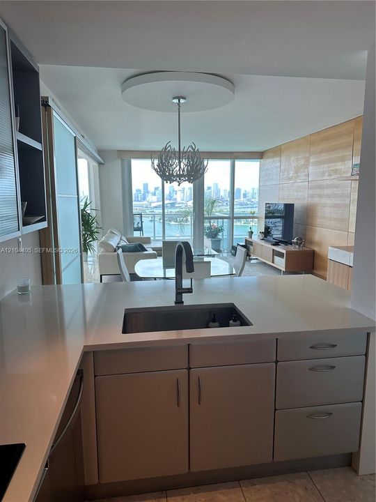 В аренду: $8,500 (2 спален, 2 ванн, 1252 Квадратных фут)