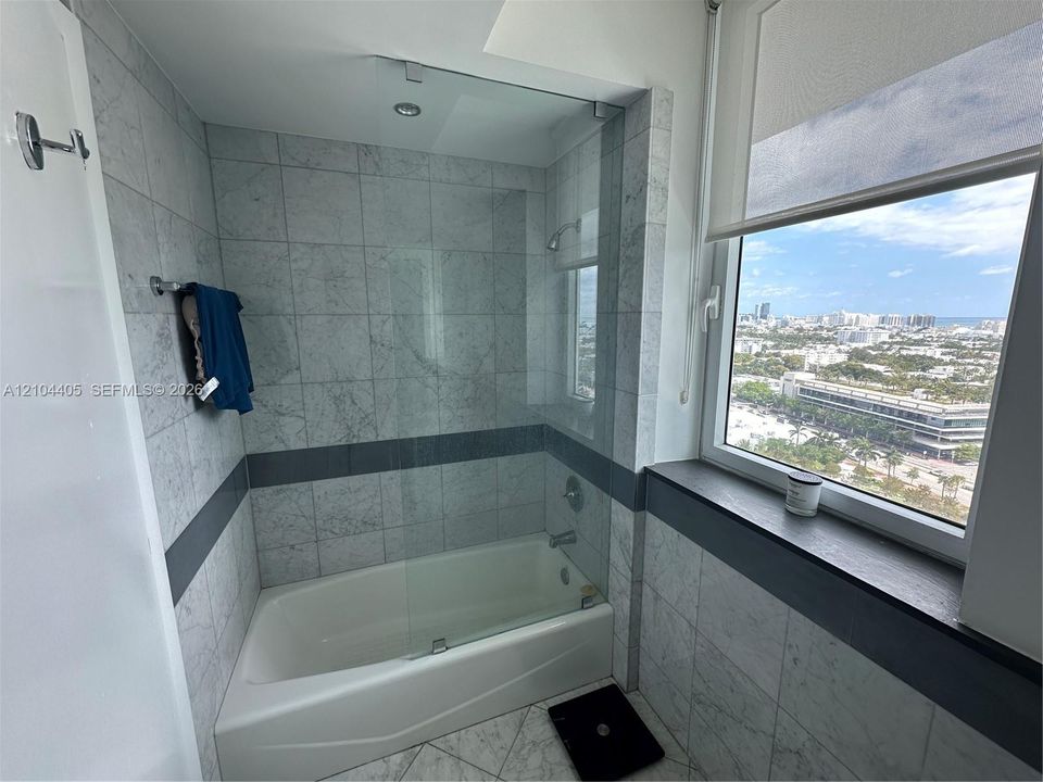 В аренду: $8,500 (2 спален, 2 ванн, 1252 Квадратных фут)