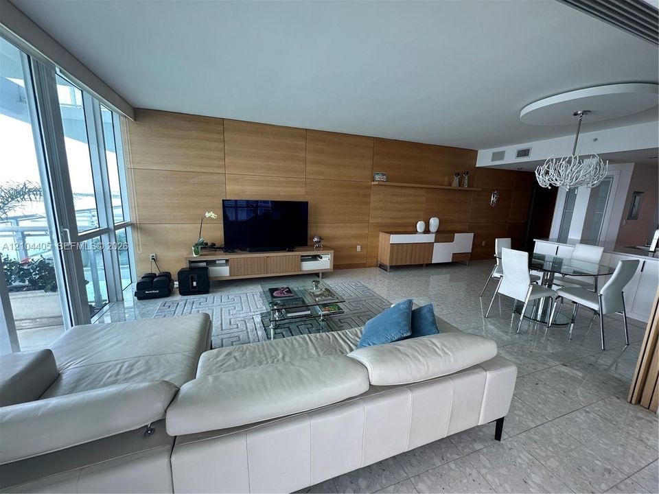 В аренду: $8,500 (2 спален, 2 ванн, 1252 Квадратных фут)