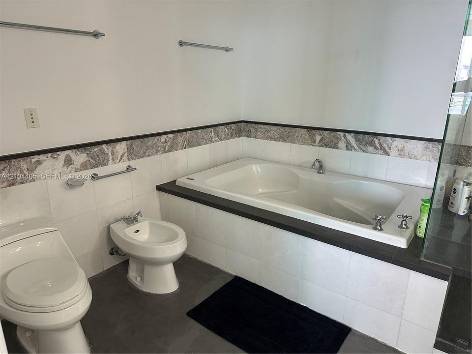 В аренду: $8,500 (2 спален, 2 ванн, 1252 Квадратных фут)