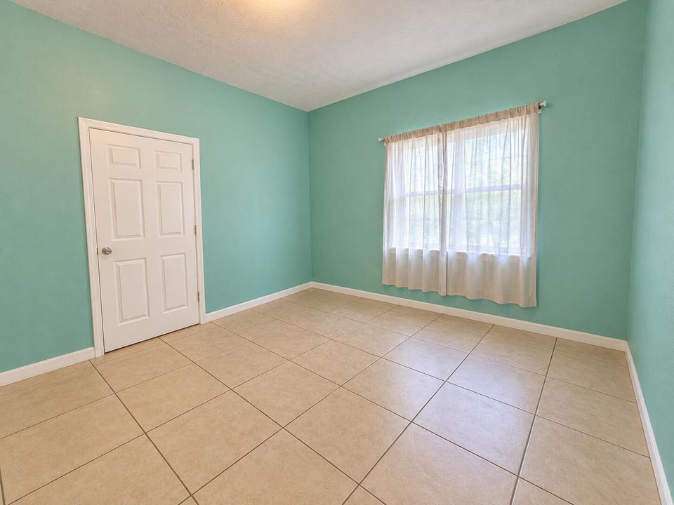 Enclosed Florida room back room