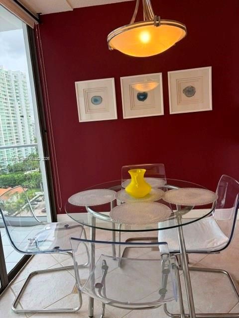 For Rent: $4,500 (2 beds, 2 baths, 1600 Square Feet)