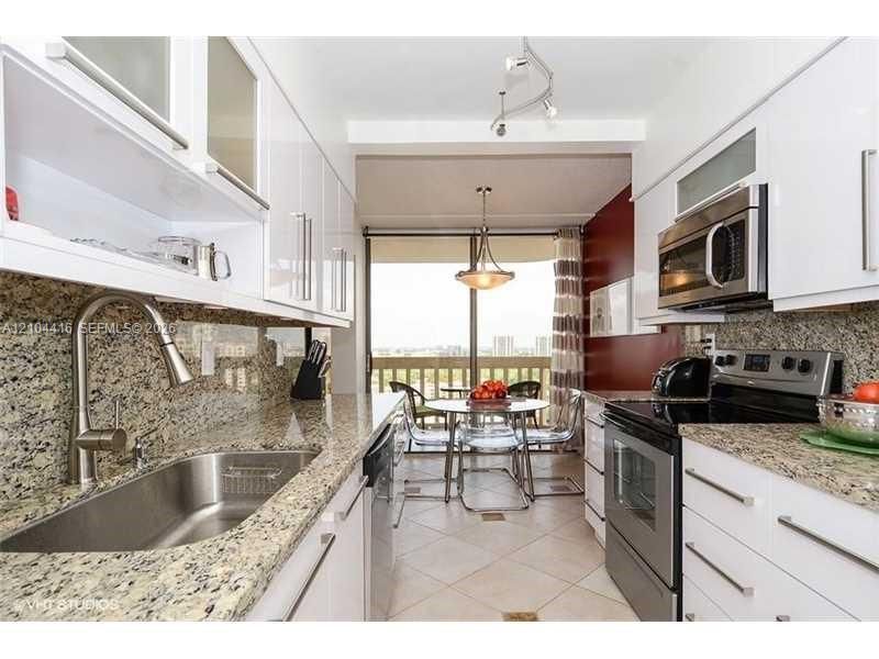 For Rent: $4,500 (2 beds, 2 baths, 1600 Square Feet)