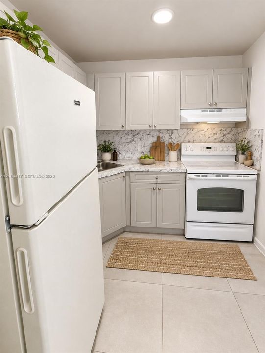 For Rent: $1,700 (1 beds, 1 baths, 637 Square Feet)