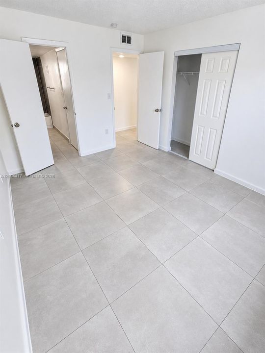 For Rent: $1,700 (1 beds, 1 baths, 637 Square Feet)