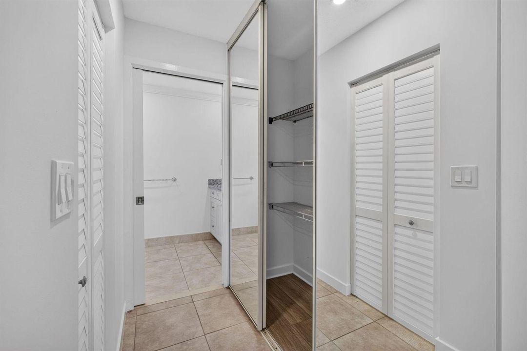 13 - Bedroom closet access