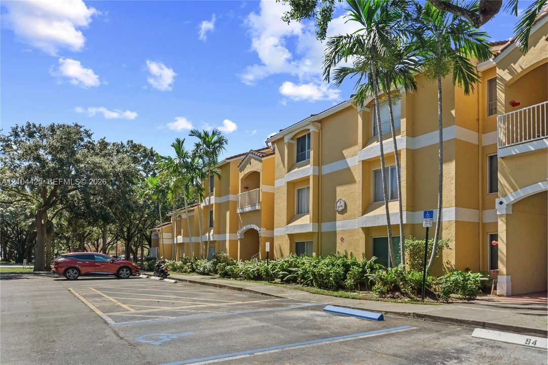 For Sale: $234,900 (2 beds, 2 baths, 1256 Square Feet)