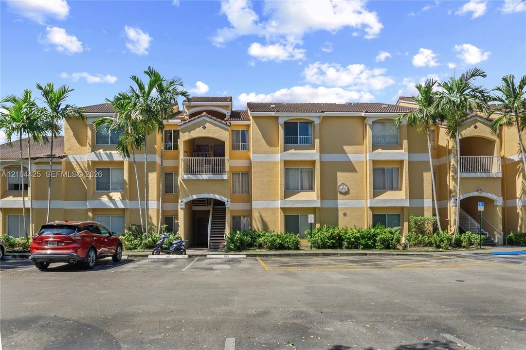 For Sale: $234,900 (2 beds, 2 baths, 1256 Square Feet)