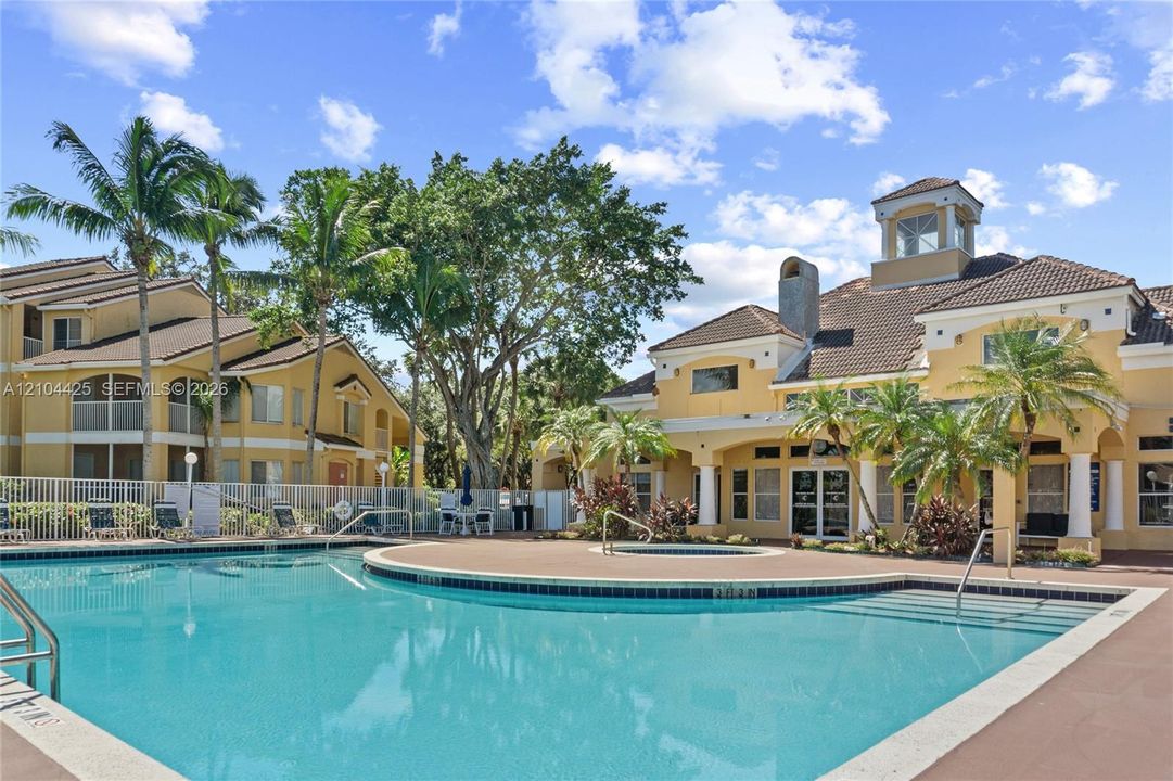 For Sale: $234,900 (2 beds, 2 baths, 1256 Square Feet)