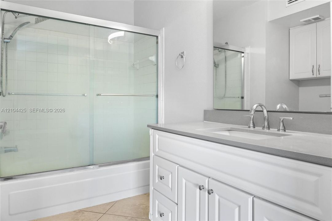 For Sale: $234,900 (2 beds, 2 baths, 1256 Square Feet)