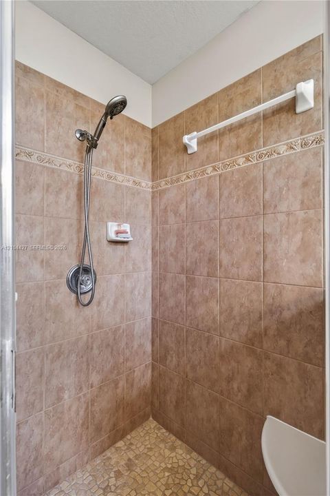 En Venta: $395,000 (4 camas, 3 baños, 0 Pies cuadrados)