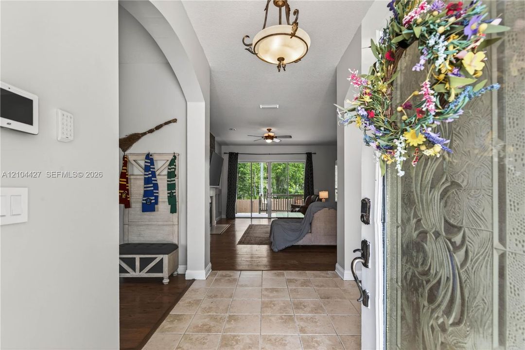En Venta: $395,000 (4 camas, 3 baños, 0 Pies cuadrados)