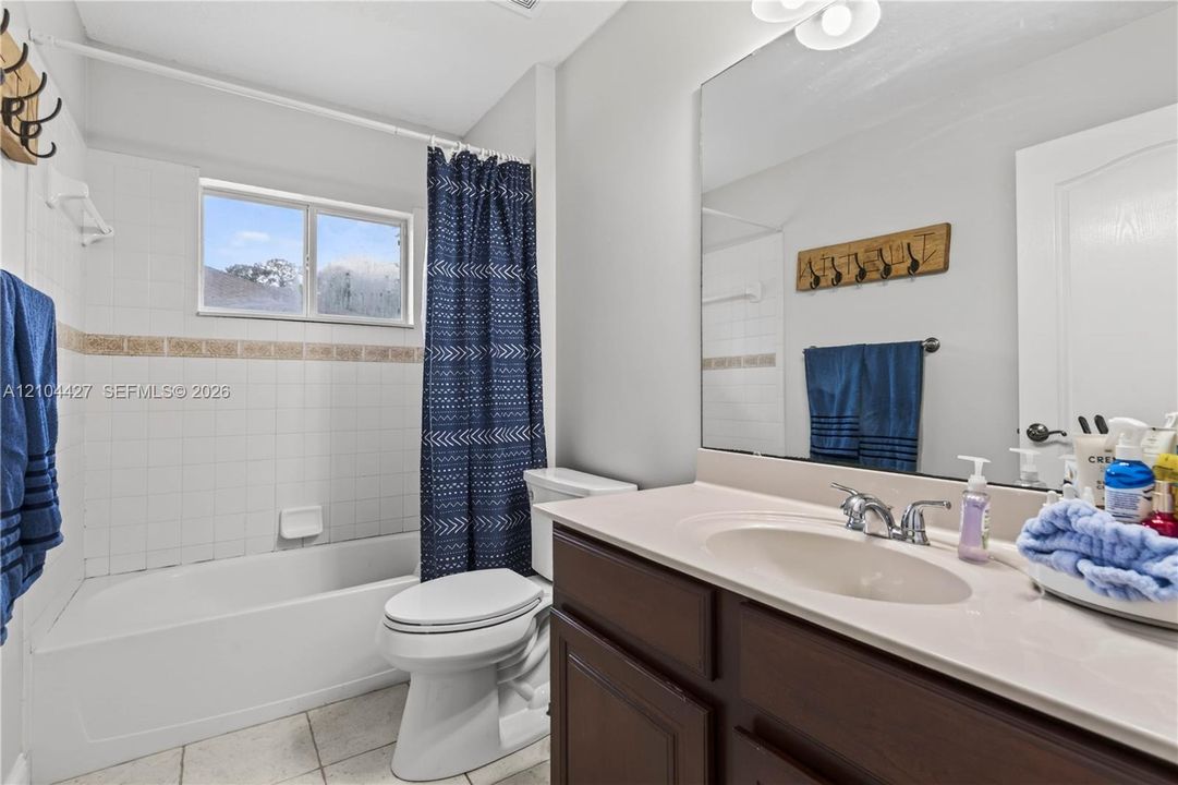 En Venta: $395,000 (4 camas, 3 baños, 0 Pies cuadrados)