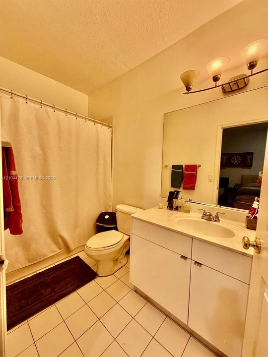 For Rent: $2,700 (2 beds, 2 baths, 1050 Square Feet)
