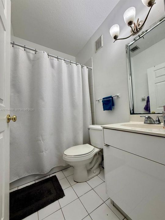 For Rent: $2,700 (2 beds, 2 baths, 1050 Square Feet)