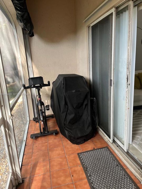 For Rent: $2,700 (2 beds, 2 baths, 1050 Square Feet)