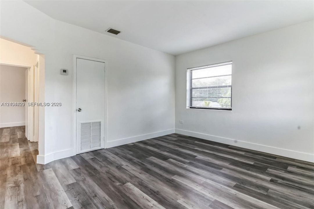 For Rent: $2,200 (2 beds, 1 baths, 1648 Square Feet)
