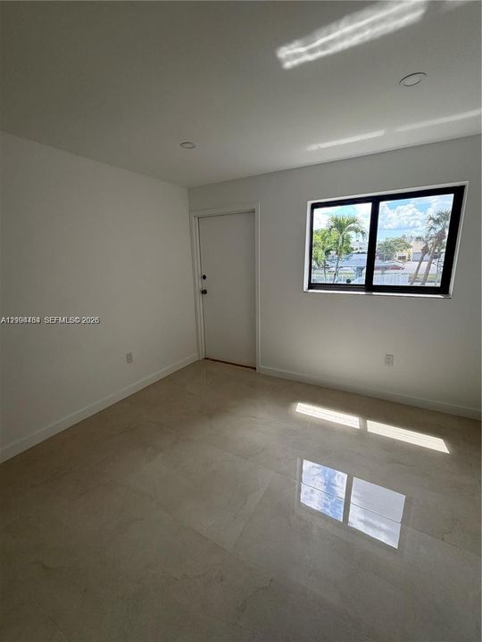 For Rent: $2,350 (2 beds, 2 baths, 800 Square Feet)