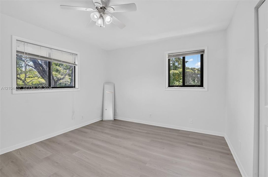 В аренду: $3,200 (3 спален, 2 ванн, 1420 Квадратных фут)