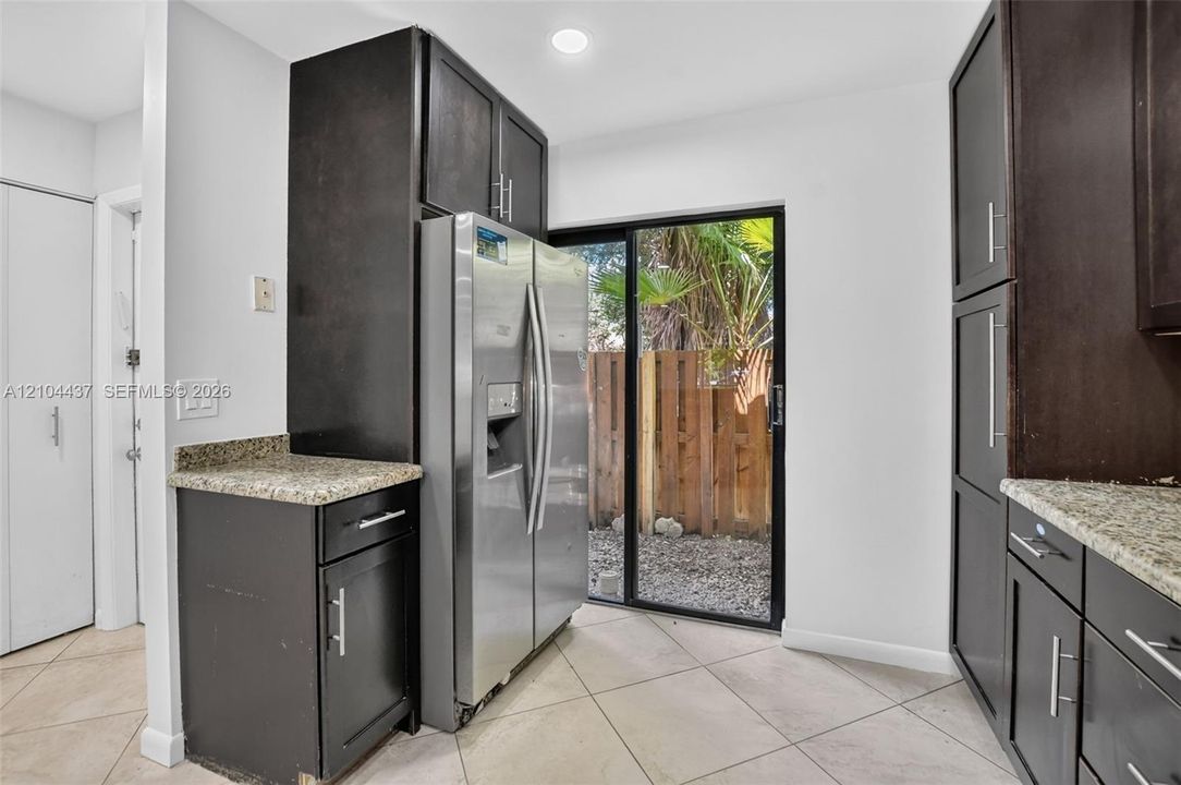 В аренду: $3,200 (3 спален, 2 ванн, 1420 Квадратных фут)
