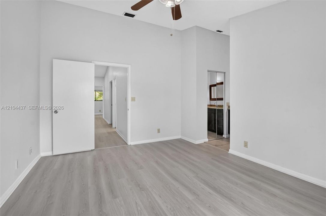 В аренду: $3,200 (3 спален, 2 ванн, 1420 Квадратных фут)
