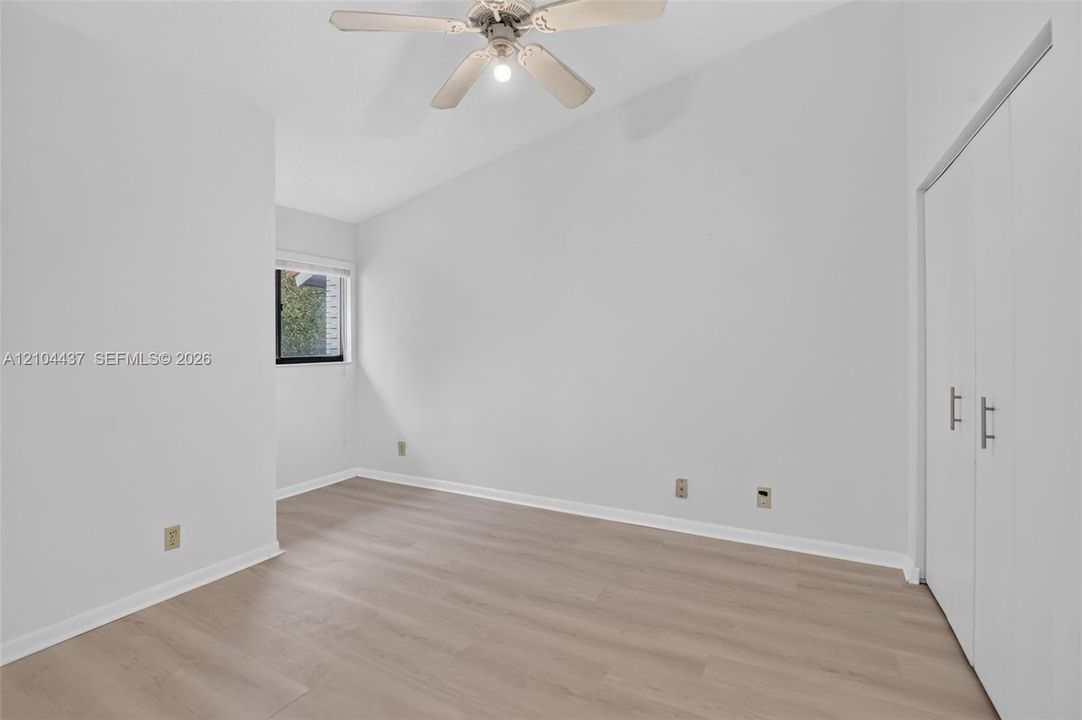 В аренду: $3,200 (3 спален, 2 ванн, 1420 Квадратных фут)