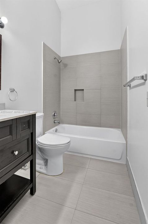 В аренду: $3,200 (3 спален, 2 ванн, 1420 Квадратных фут)